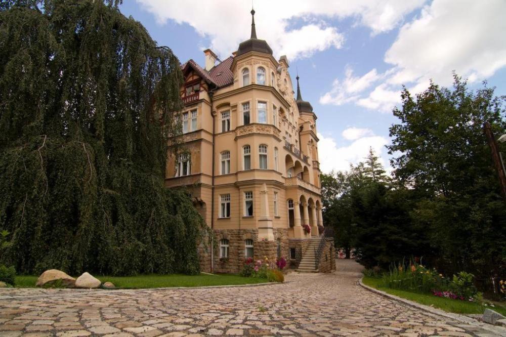 Apartmany Vila Liberty Karlsbad Exteriör bild